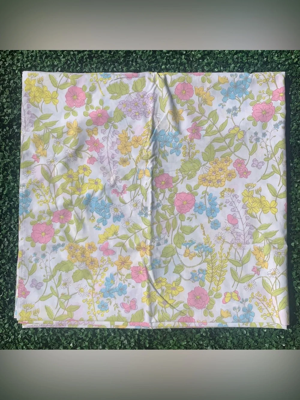 Vintage Pacific pastel floral butterfly pattern king bedsheet 108x110”